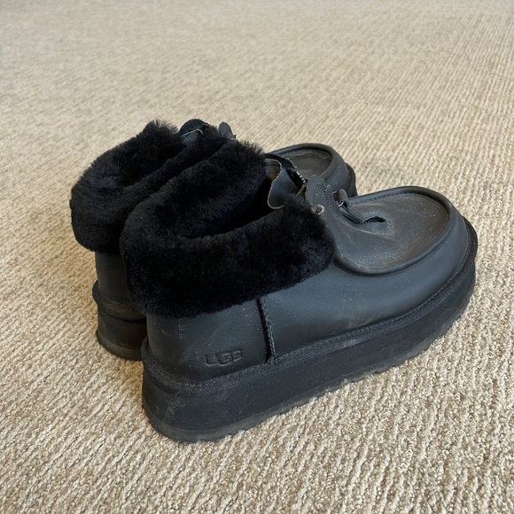 UGG Platform Booties 8 Women's - Picture 5 of 5